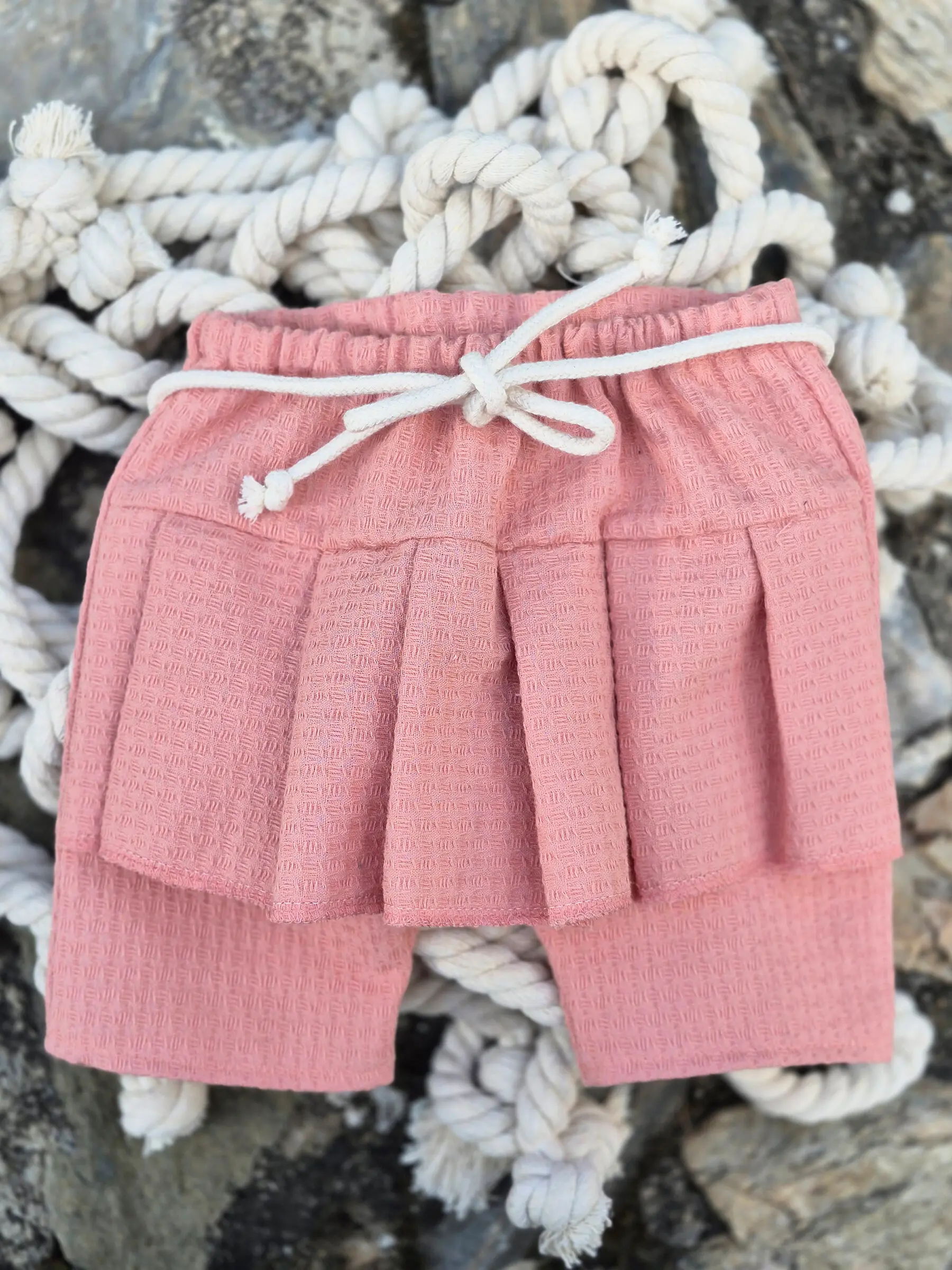 Short pants