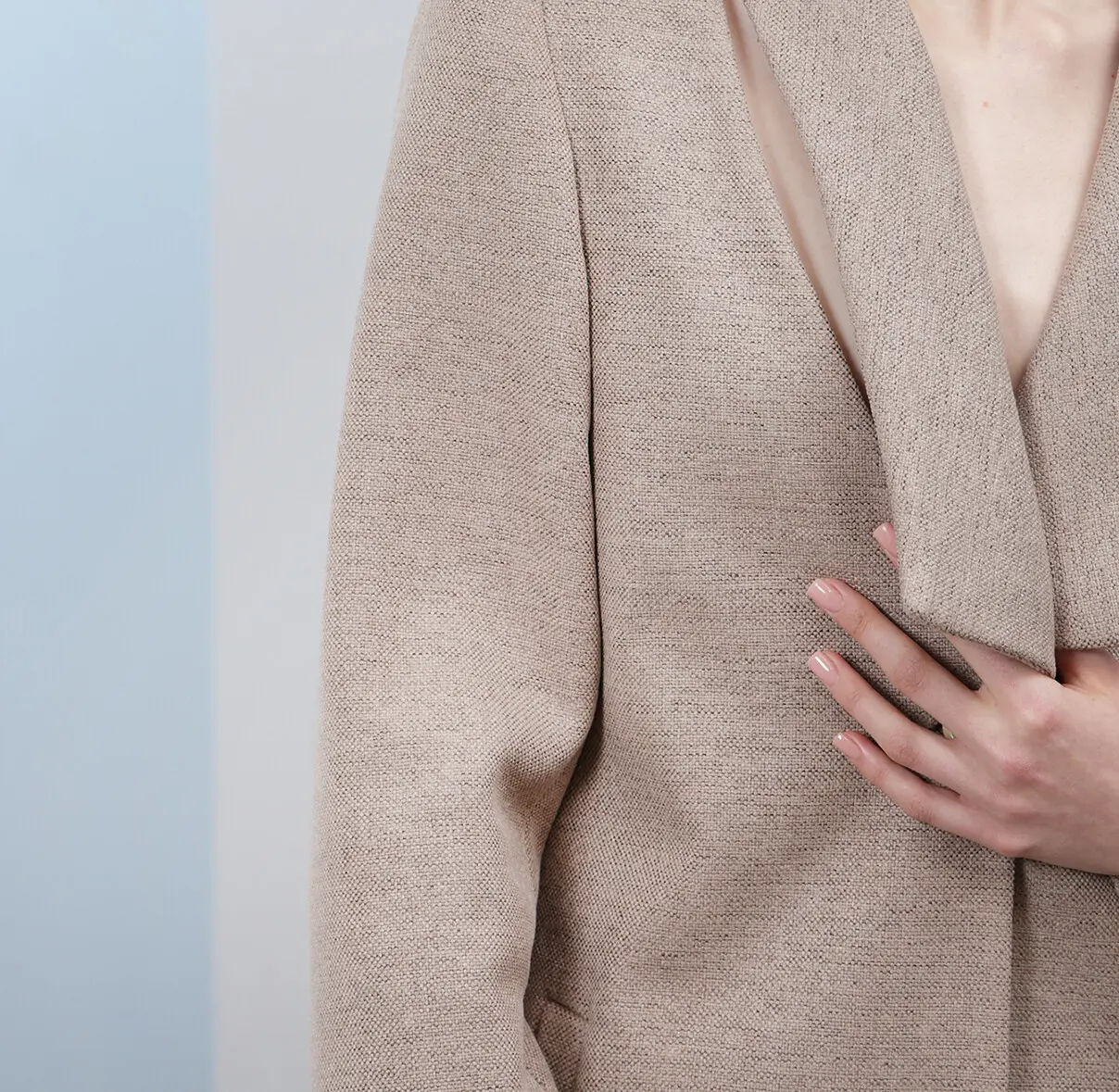 Cut out blazer thumb 4