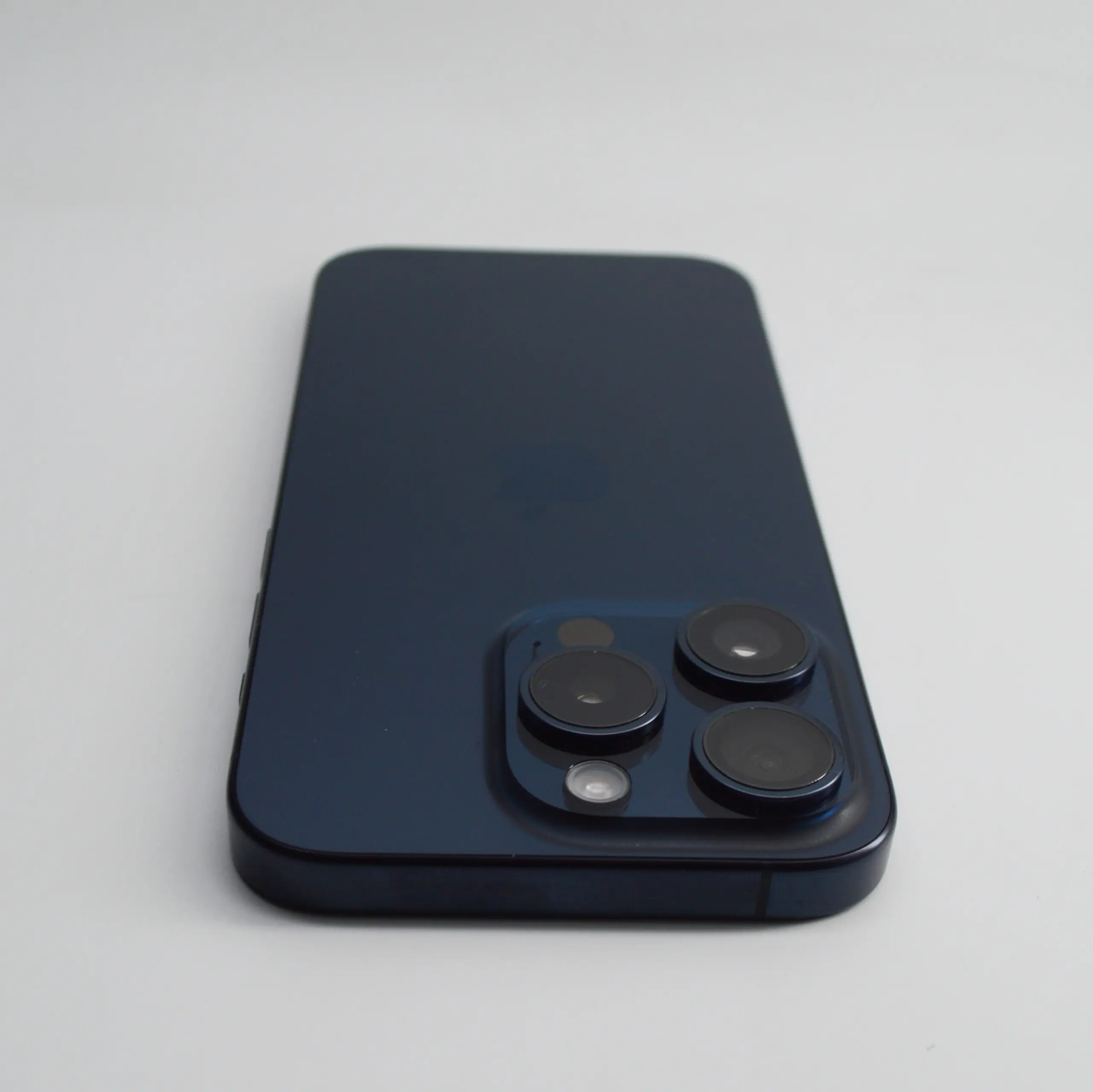 iPhone 15 Pro eSim 128GB Blue Titanium - Како нов thumb 2