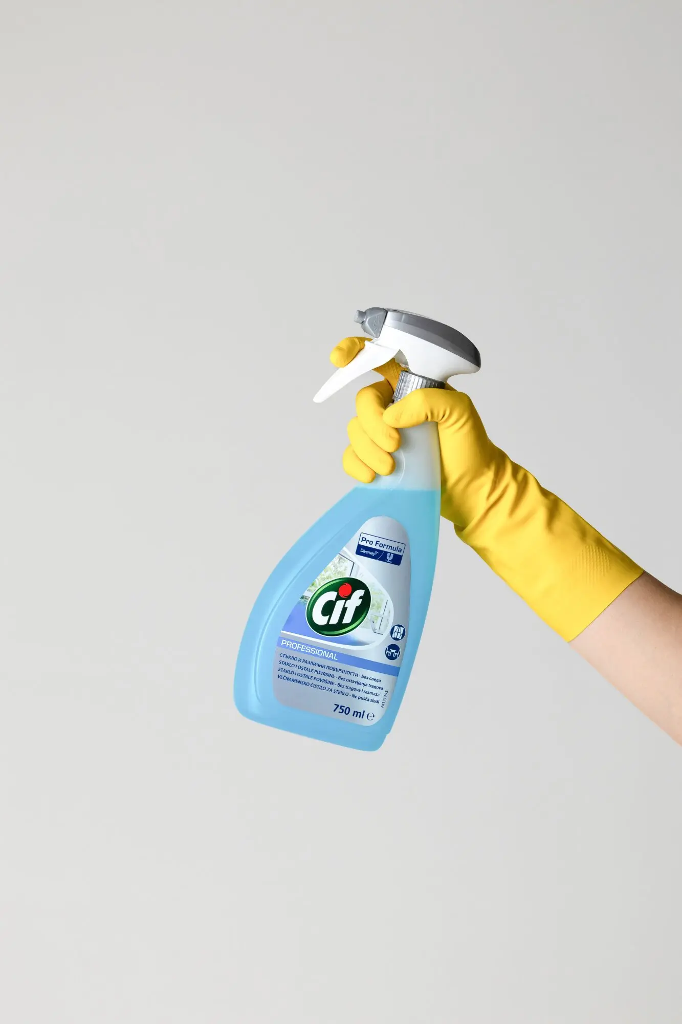 Cif Professional Glass & Multi Surface Cleaner Средство за чистење стакло и горни површини 750ml thumb 4