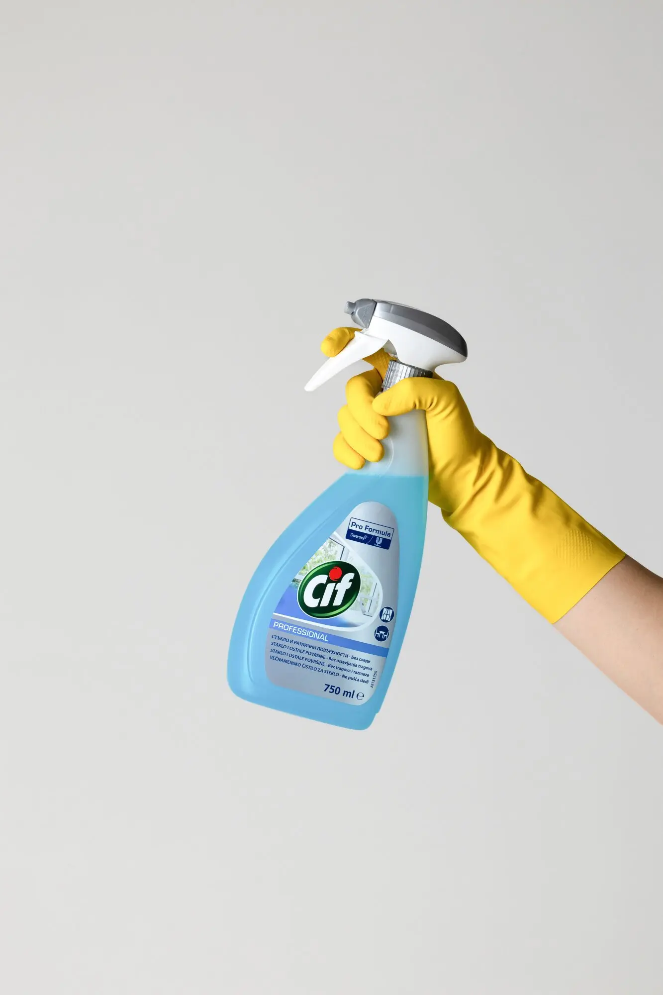 Cif Professional Glass & Multi Surface Cleaner Средство за чистење стакло и горни површини 750ml thumb 3